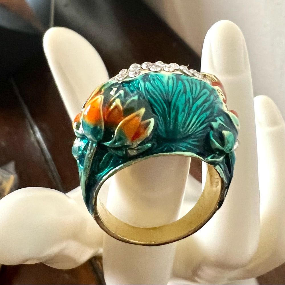 💰2/$45 NEW Teal lotus flower & rhinestones enamel domed gold ring - Picture 4 of 8